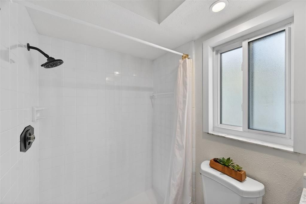 На продажу: $350,000 (3 спален, 2 ванн, 1230 Квадратных фут)