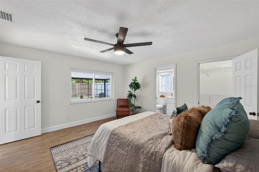 На продажу: $350,000 (3 спален, 2 ванн, 1230 Квадратных фут)