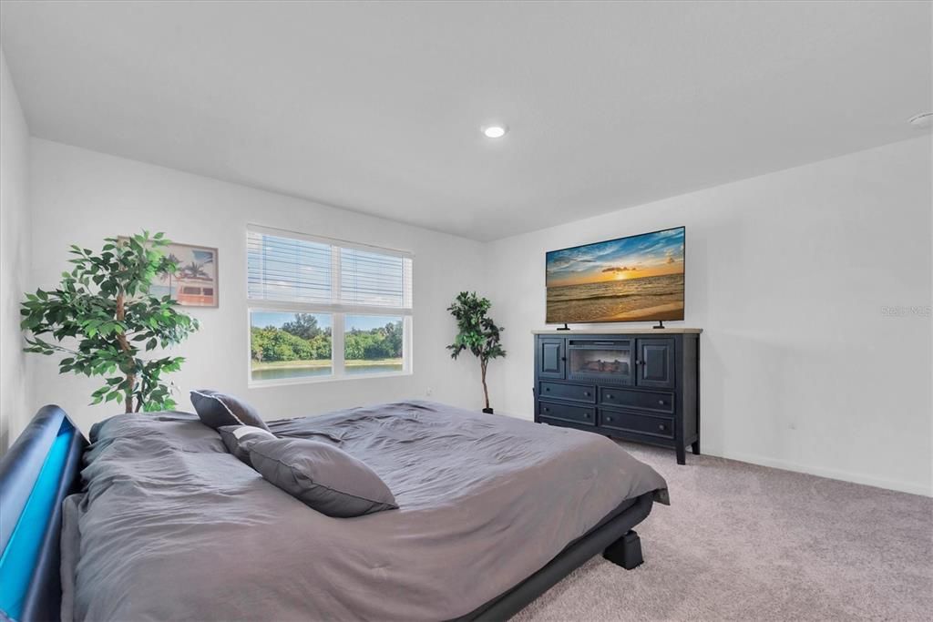 En Venta: $339,000 (3 camas, 2 baños, 1421 Pies cuadrados)