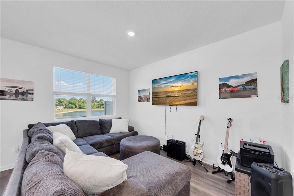 En Venta: $339,000 (3 camas, 2 baños, 1421 Pies cuadrados)