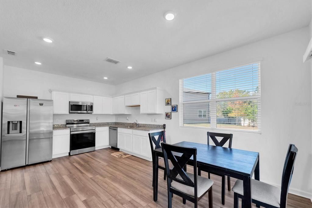 En Venta: $339,000 (3 camas, 2 baños, 1421 Pies cuadrados)