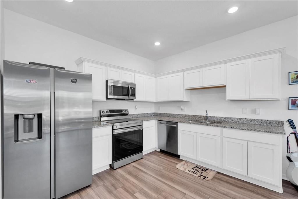 En Venta: $339,000 (3 camas, 2 baños, 1421 Pies cuadrados)