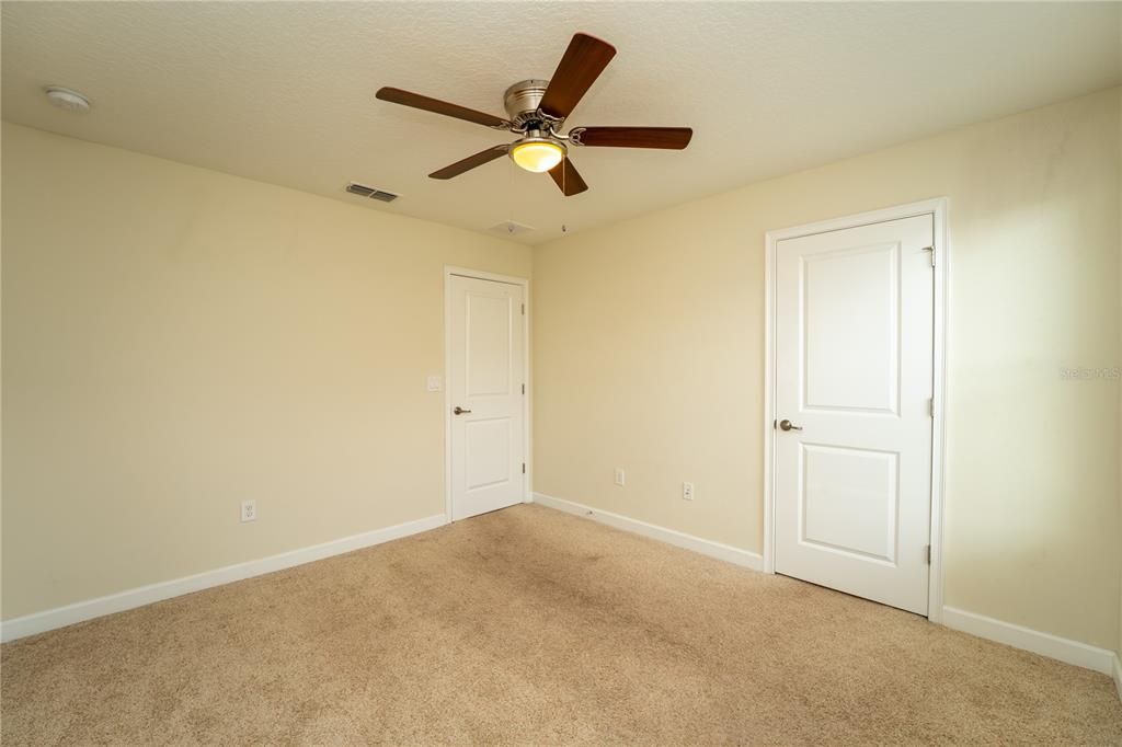 出租: $3,100 (4 贝兹, 2 浴室, 2346 平方英尺)