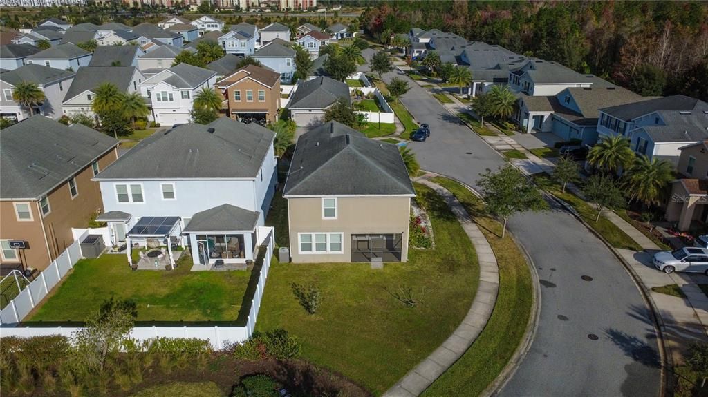 出租: $3,100 (4 贝兹, 2 浴室, 2346 平方英尺)