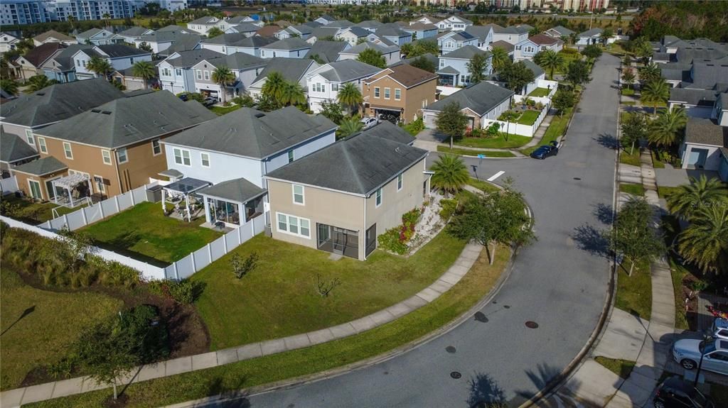 出租: $3,100 (4 贝兹, 2 浴室, 2346 平方英尺)