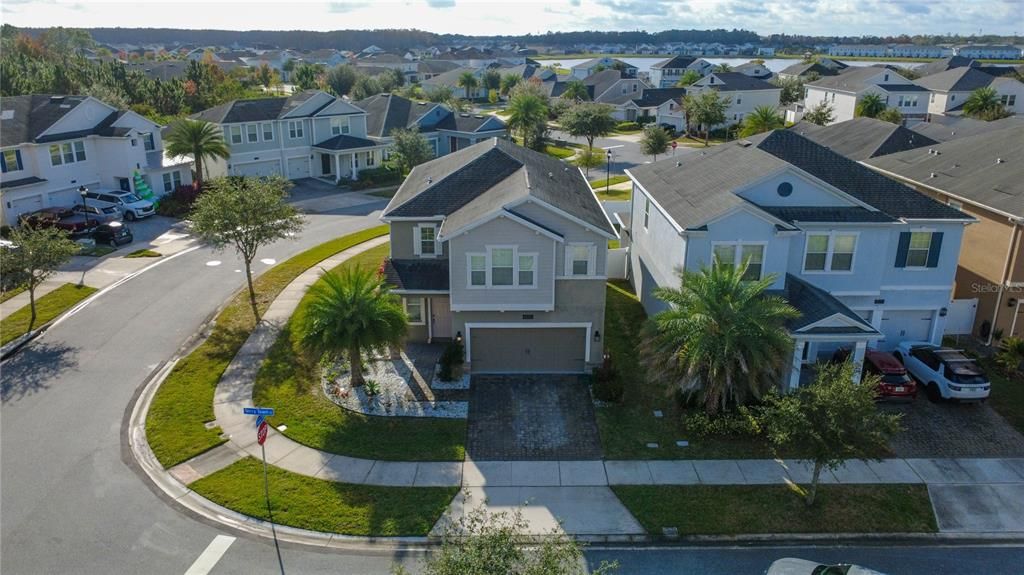 出租: $3,100 (4 贝兹, 2 浴室, 2346 平方英尺)