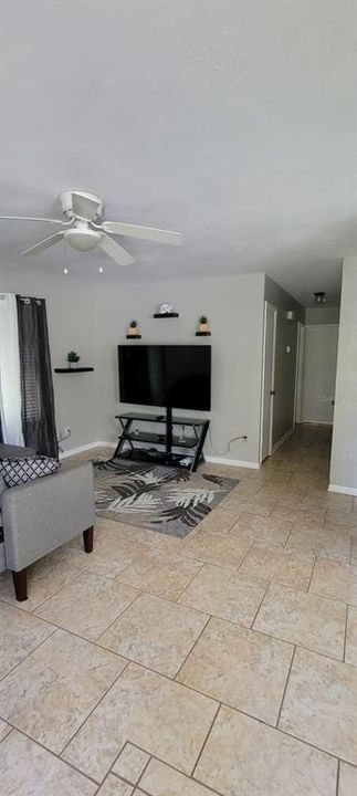 En Renta: $1,415 (2 camas, 1 baños, 1000 Pies cuadrados)