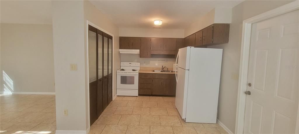 En Renta: $1,415 (2 camas, 1 baños, 1000 Pies cuadrados)