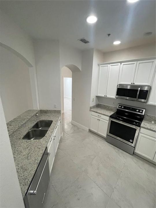 出租: $1,800 (3 贝兹, 2 浴室, 1433 平方英尺)