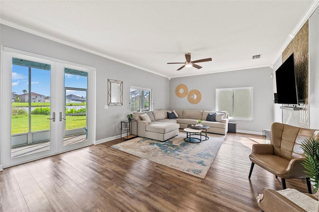 For Sale: $455,000 (6 beds, 3 baths, 2998 Square Feet)