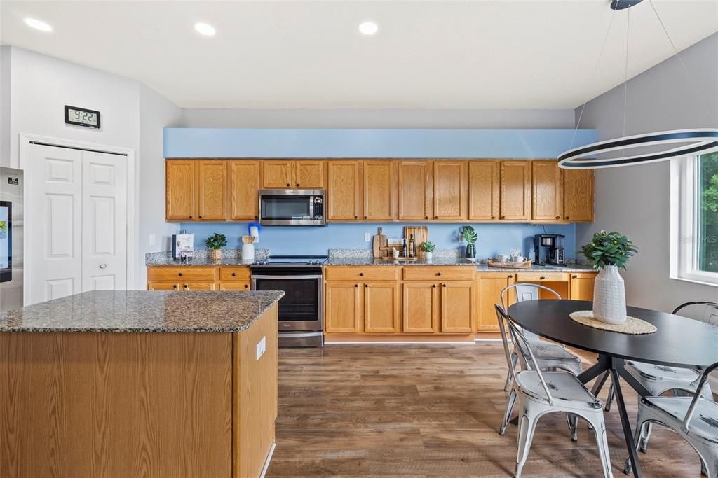 For Sale: $455,000 (6 beds, 3 baths, 2998 Square Feet)