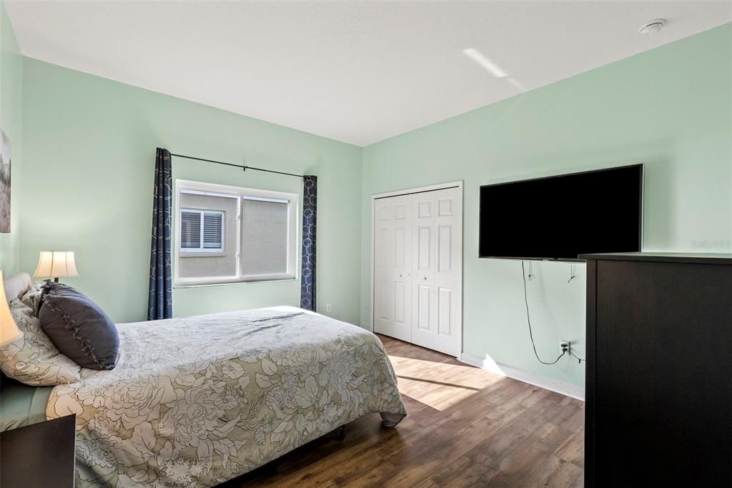 For Sale: $455,000 (6 beds, 3 baths, 2998 Square Feet)