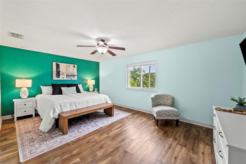 For Sale: $455,000 (6 beds, 3 baths, 2998 Square Feet)