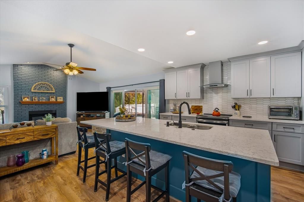 На продажу: $585,000 (4 спален, 2 ванн, 2192 Квадратных фут)