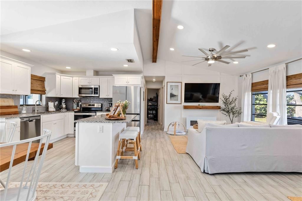 For Sale: $489,900 (3 beds, 2 baths, 1525 Square Feet)