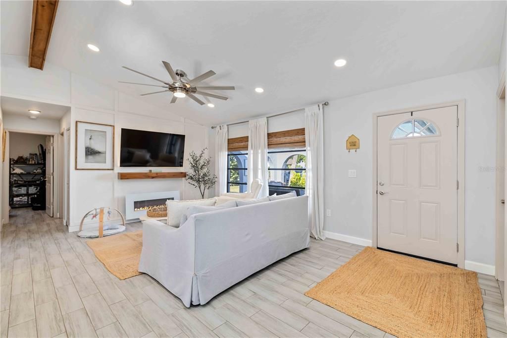 For Sale: $489,900 (3 beds, 2 baths, 1525 Square Feet)