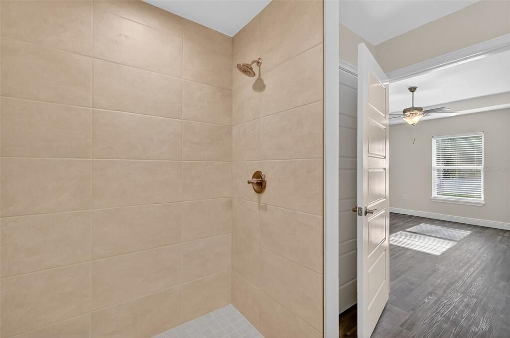 For Sale: $275,000 (3 beds, 2 baths, 1453 Square Feet)