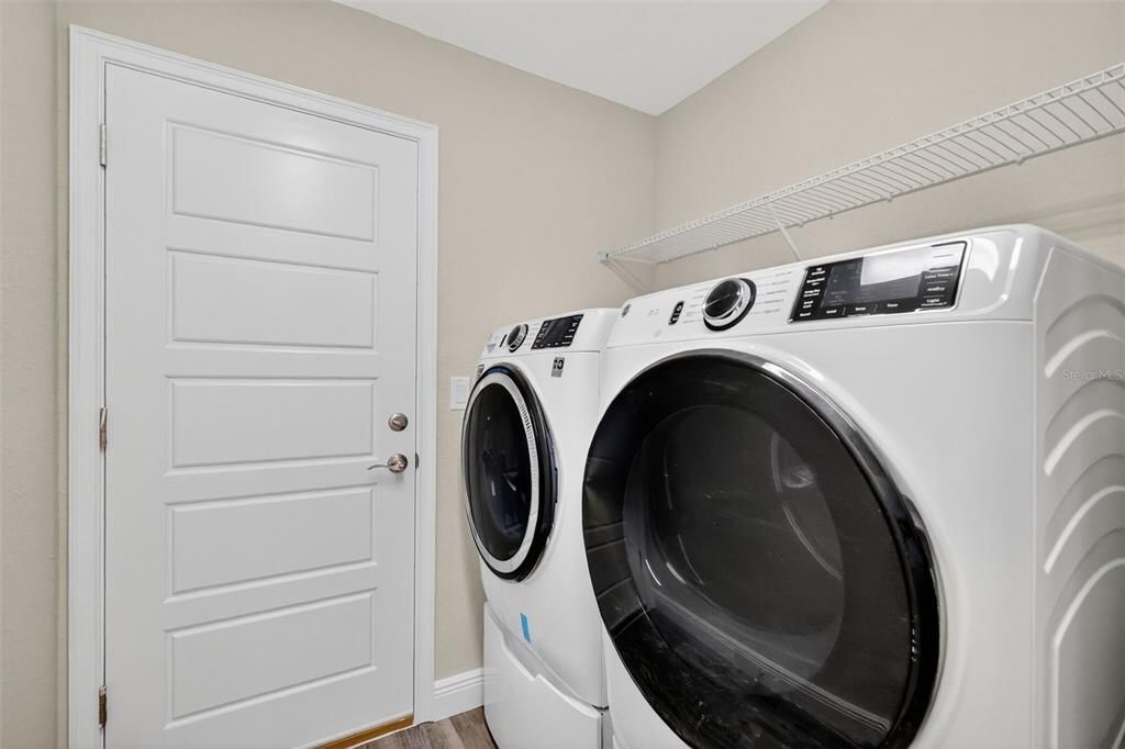 For Sale: $275,000 (3 beds, 2 baths, 1453 Square Feet)