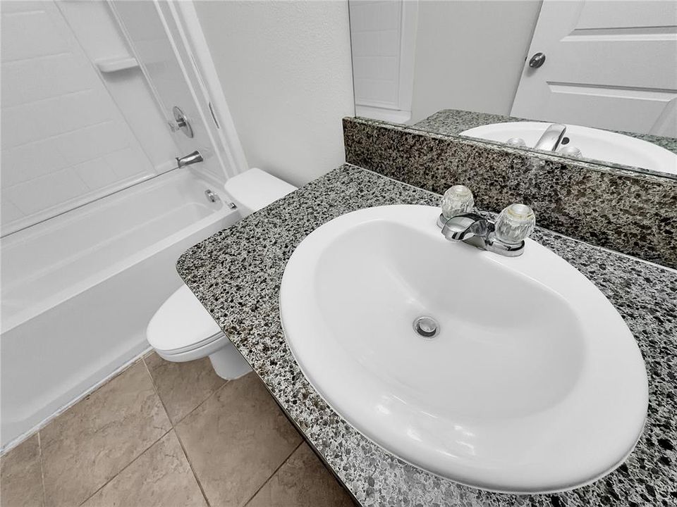 For Sale: $320,000 (3 beds, 2 baths, 1555 Square Feet)