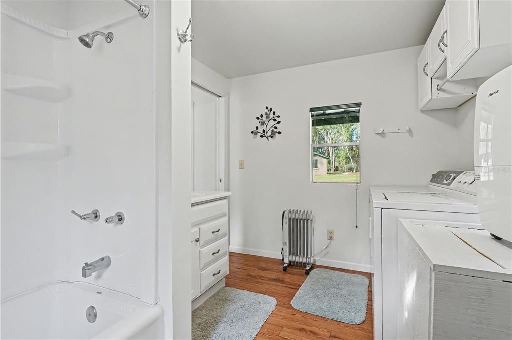 На продажу: $449,000 (4 спален, 2 ванн, 2077 Квадратных фут)