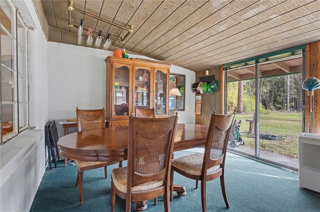 На продажу: $449,000 (4 спален, 2 ванн, 2077 Квадратных фут)