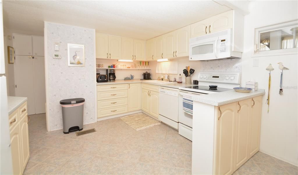 En Venta: $235,000 (2 camas, 2 baños, 909 Pies cuadrados)