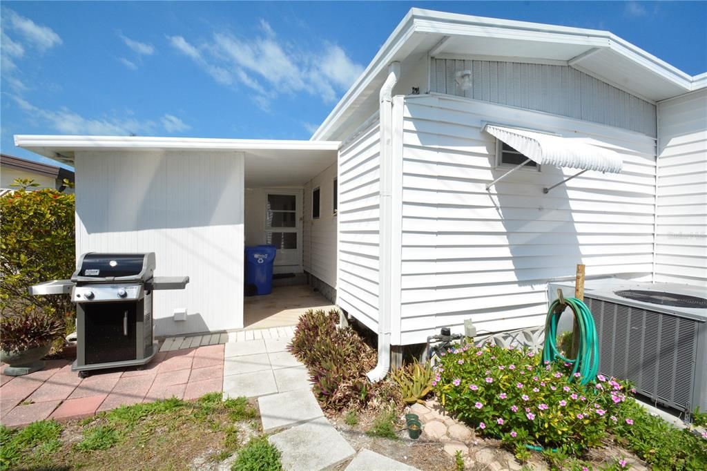 En Venta: $235,000 (2 camas, 2 baños, 909 Pies cuadrados)