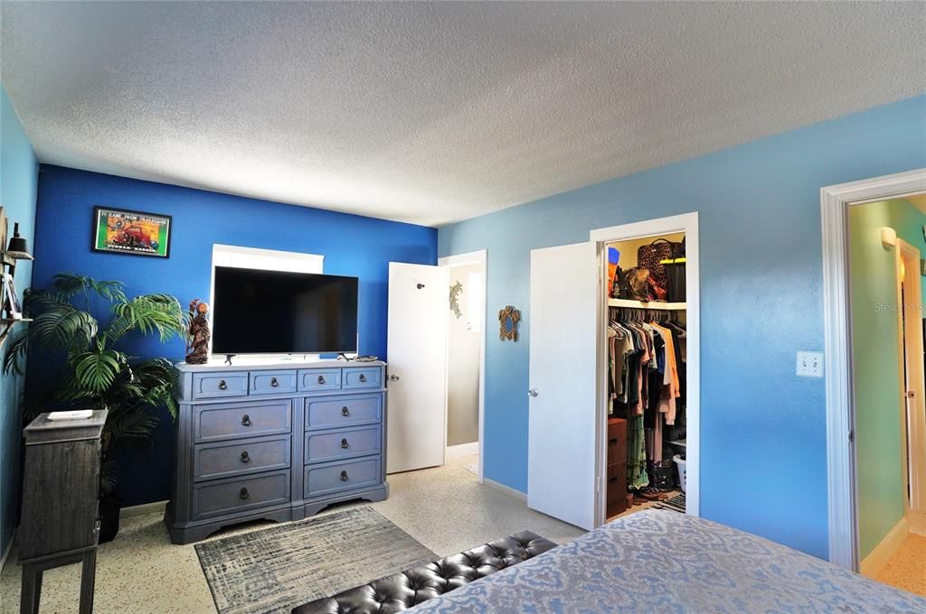 待售: $234,900 (2 贝兹, 1 浴室, 1112 平方英尺)