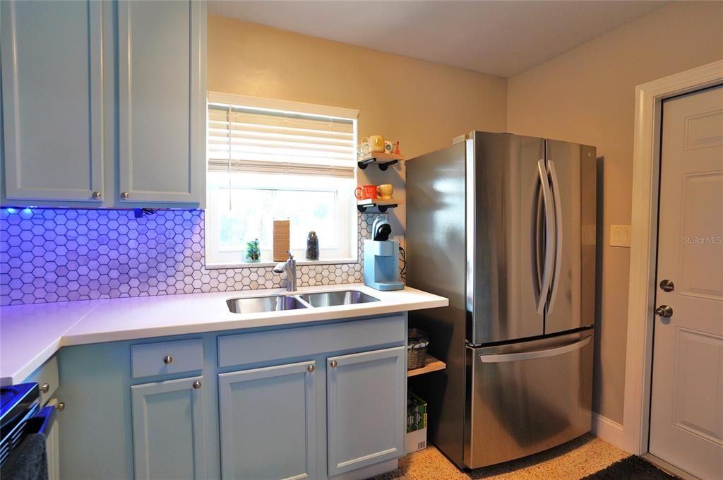 待售: $234,900 (2 贝兹, 1 浴室, 1112 平方英尺)