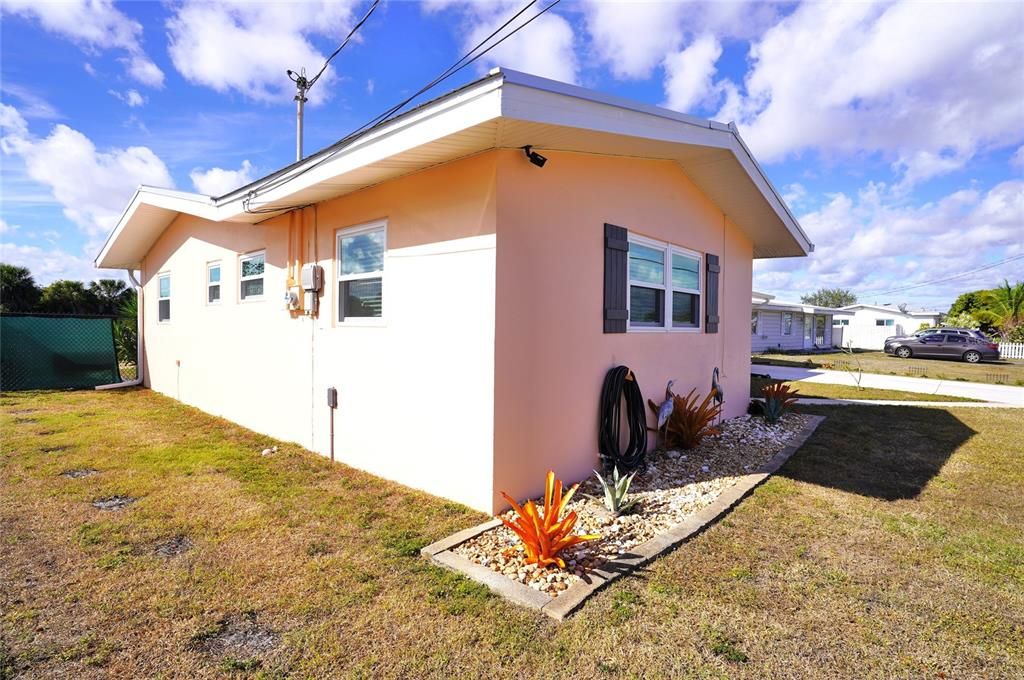 待售: $234,900 (2 贝兹, 1 浴室, 1112 平方英尺)