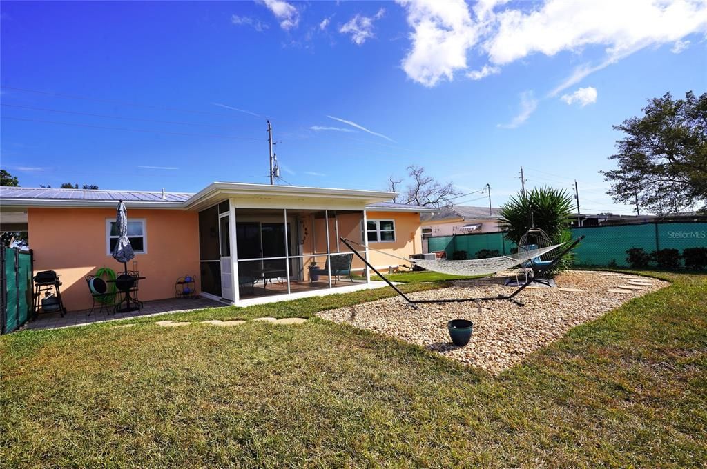 待售: $234,900 (2 贝兹, 1 浴室, 1112 平方英尺)