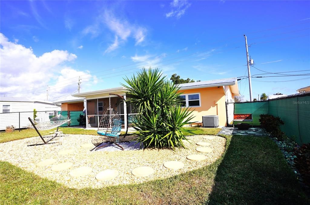 待售: $234,900 (2 贝兹, 1 浴室, 1112 平方英尺)