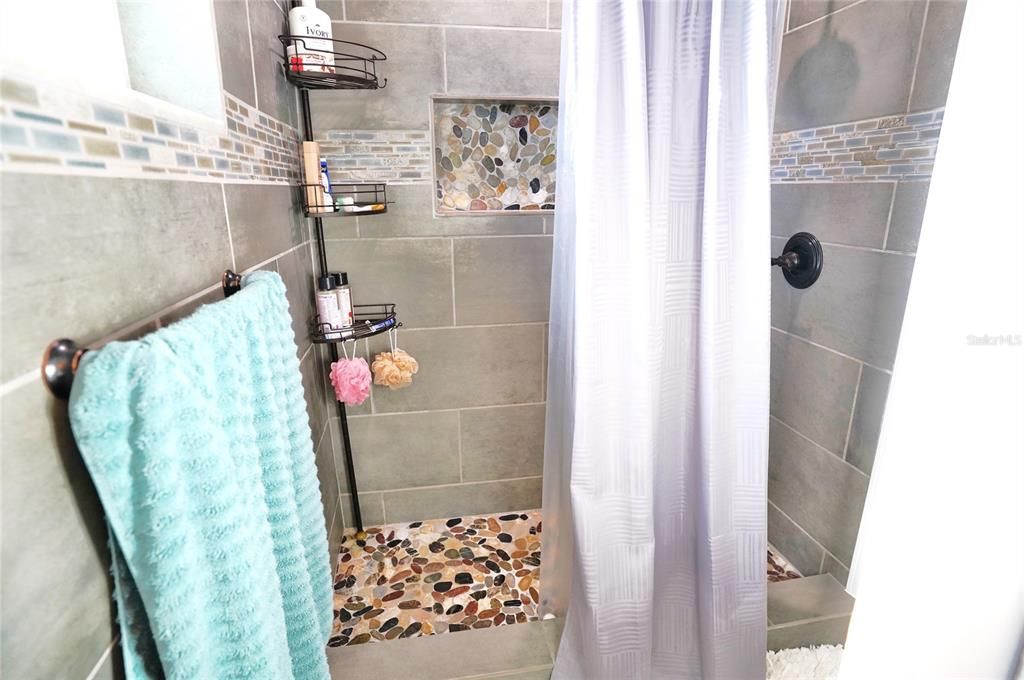 待售: $234,900 (2 贝兹, 1 浴室, 1112 平方英尺)