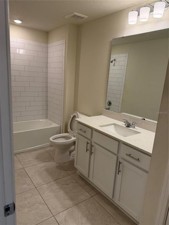 En Renta: $2,250 (3 camas, 2 baños, 1796 Pies cuadrados)