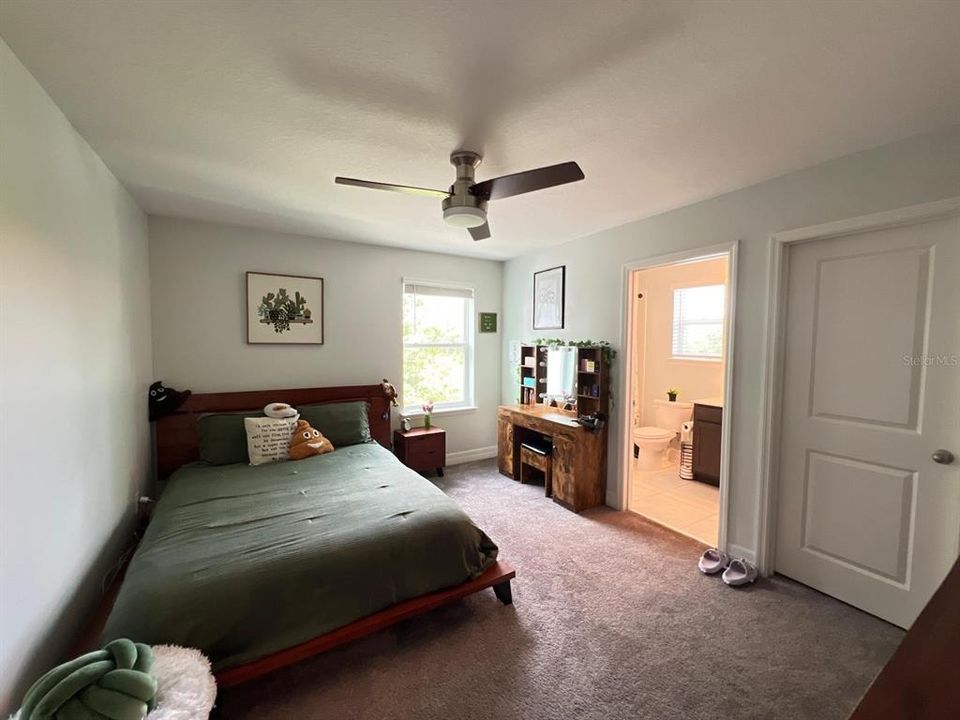 En Venta: $605,000 (5 camas, 3 baños, 3215 Pies cuadrados)