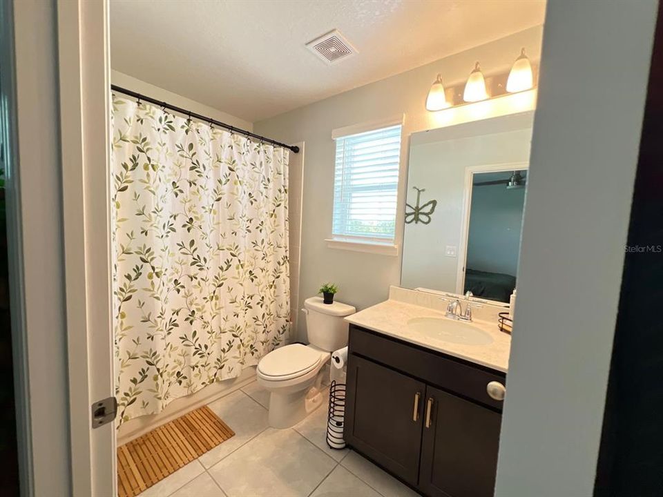 En Venta: $605,000 (5 camas, 3 baños, 3215 Pies cuadrados)