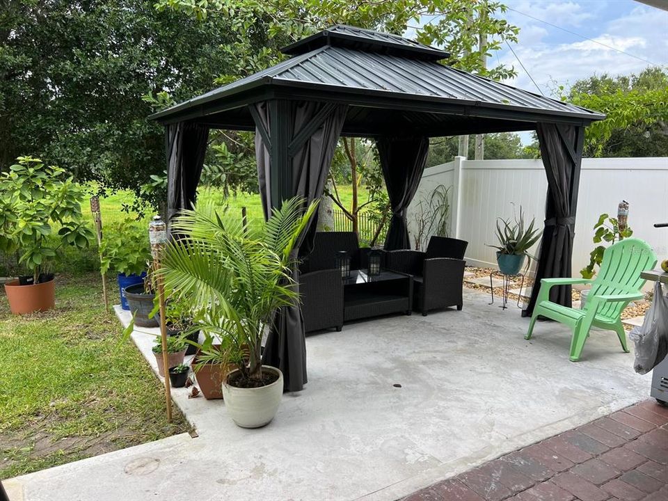 En Venta: $605,000 (5 camas, 3 baños, 3215 Pies cuadrados)