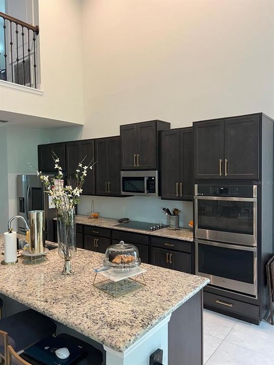 En Venta: $605,000 (5 camas, 3 baños, 3215 Pies cuadrados)