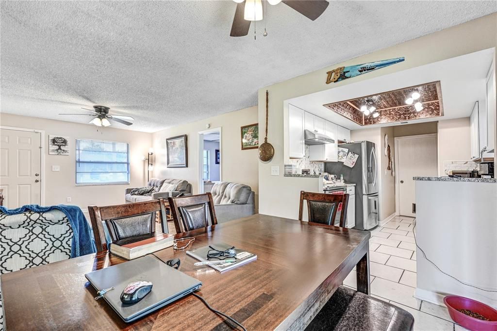 For Sale: $279,000 (3 beds, 2 baths, 1053 Square Feet)