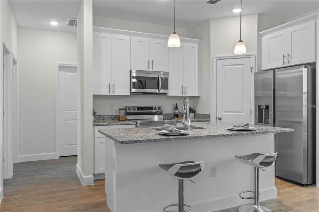 В аренду: $2,000 (4 спален, 2 ванн, 1682 Квадратных фут)