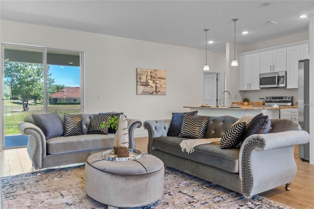 В аренду: $2,000 (4 спален, 2 ванн, 1682 Квадратных фут)