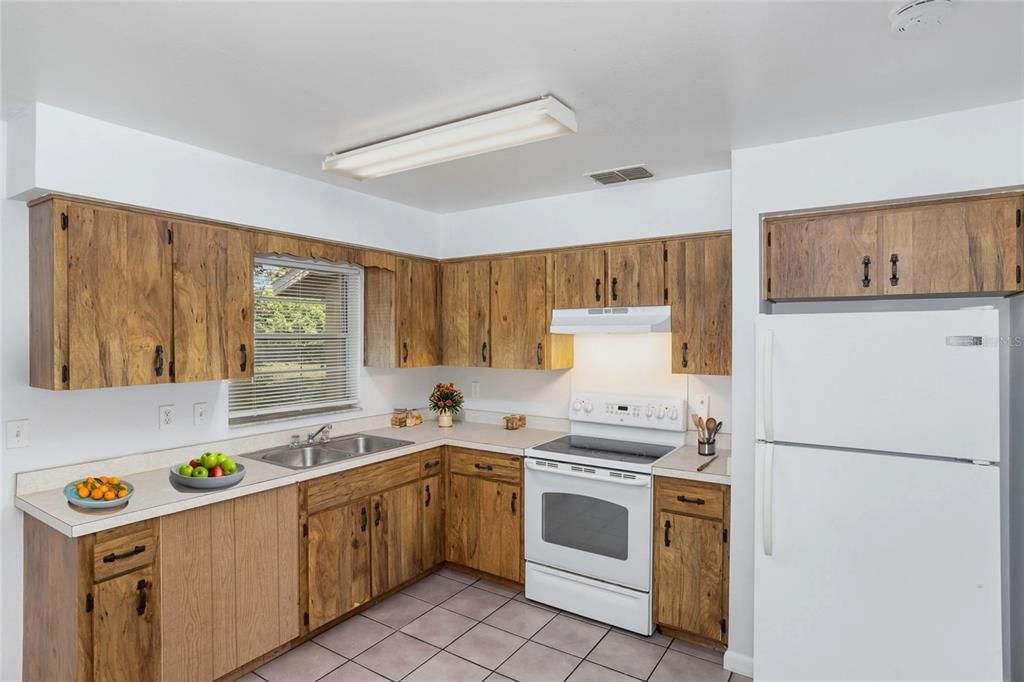 For Rent: $1,495 (2 beds, 1 baths, 830 Square Feet)