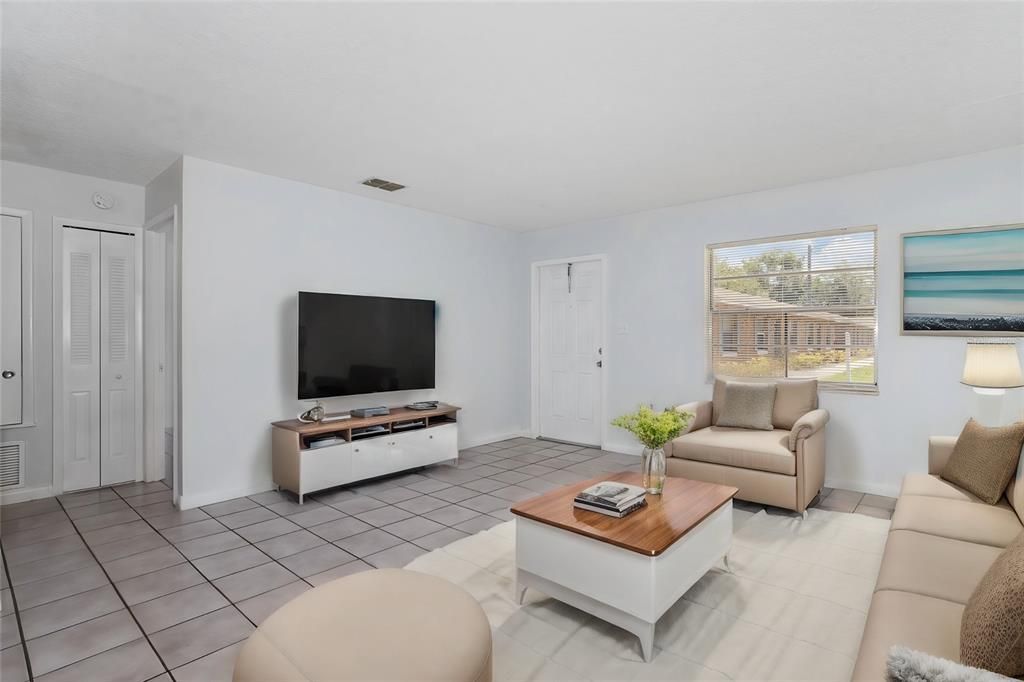 For Rent: $1,495 (2 beds, 1 baths, 830 Square Feet)