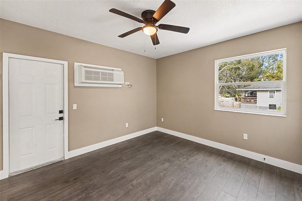 На продажу: $775,000 (3 спален, 2 ванн, 1570 Квадратных фут)