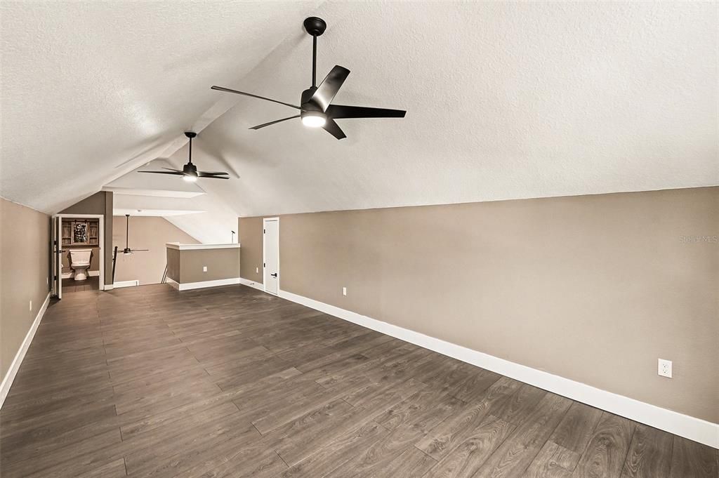 На продажу: $775,000 (3 спален, 2 ванн, 1570 Квадратных фут)