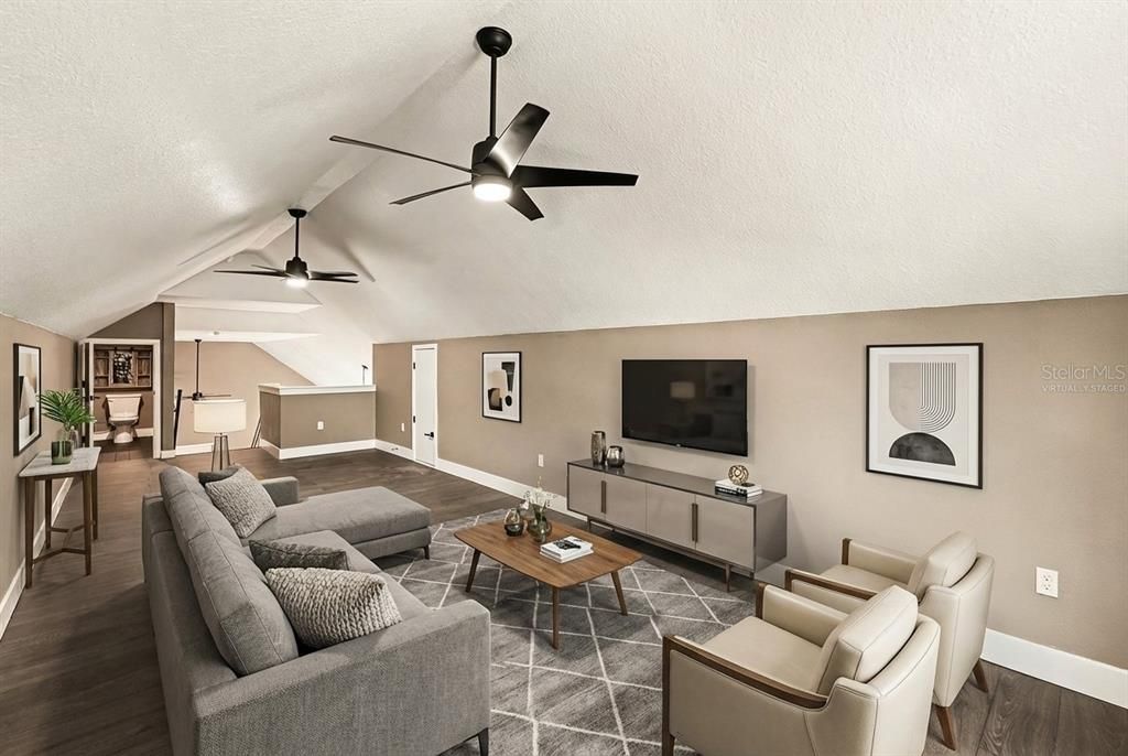 На продажу: $775,000 (3 спален, 2 ванн, 1570 Квадратных фут)