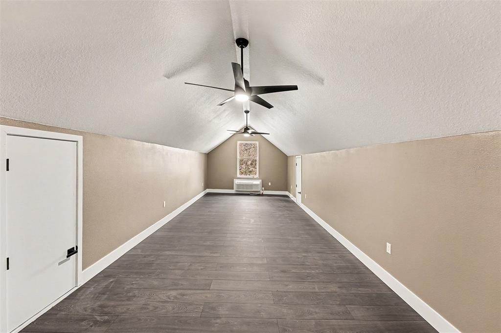 На продажу: $775,000 (3 спален, 2 ванн, 1570 Квадратных фут)