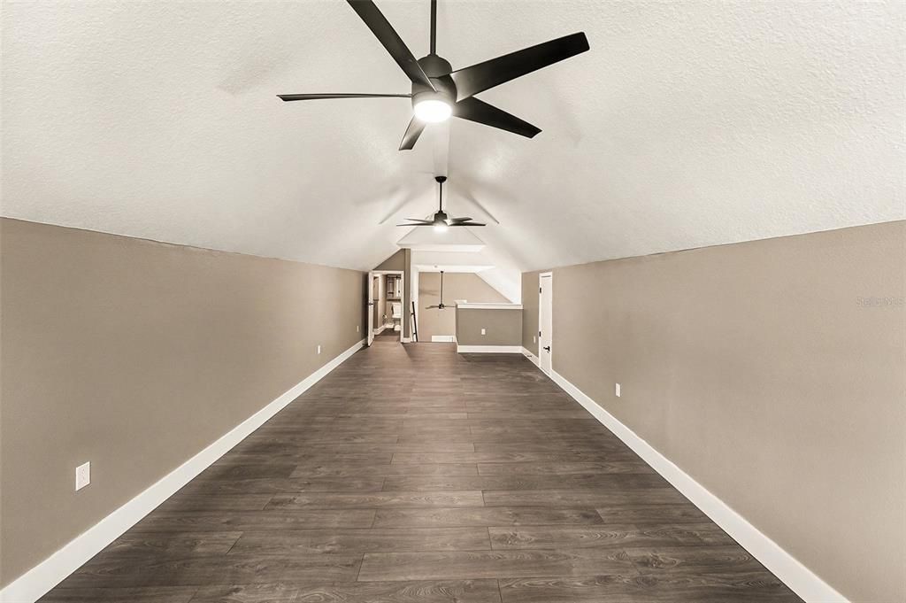 На продажу: $775,000 (3 спален, 2 ванн, 1570 Квадратных фут)