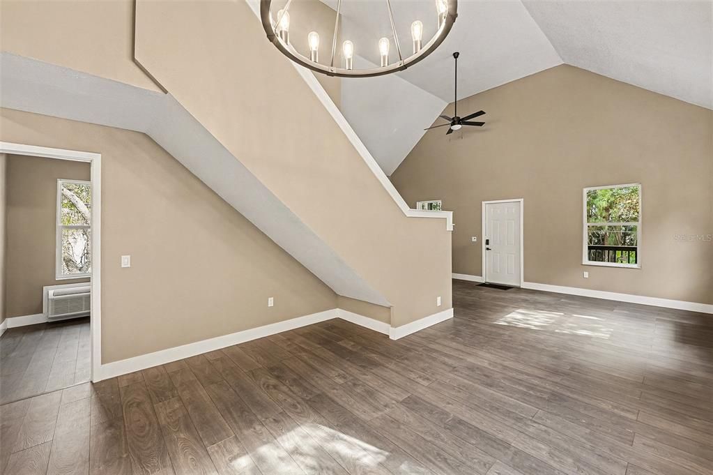 На продажу: $775,000 (3 спален, 2 ванн, 1570 Квадратных фут)