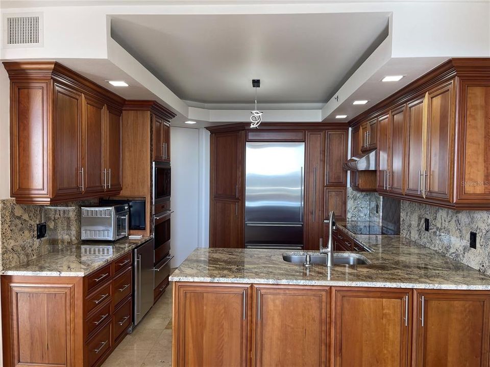 For Sale: $2,096,000 (2 beds, 2 baths, 2550 Square Feet)